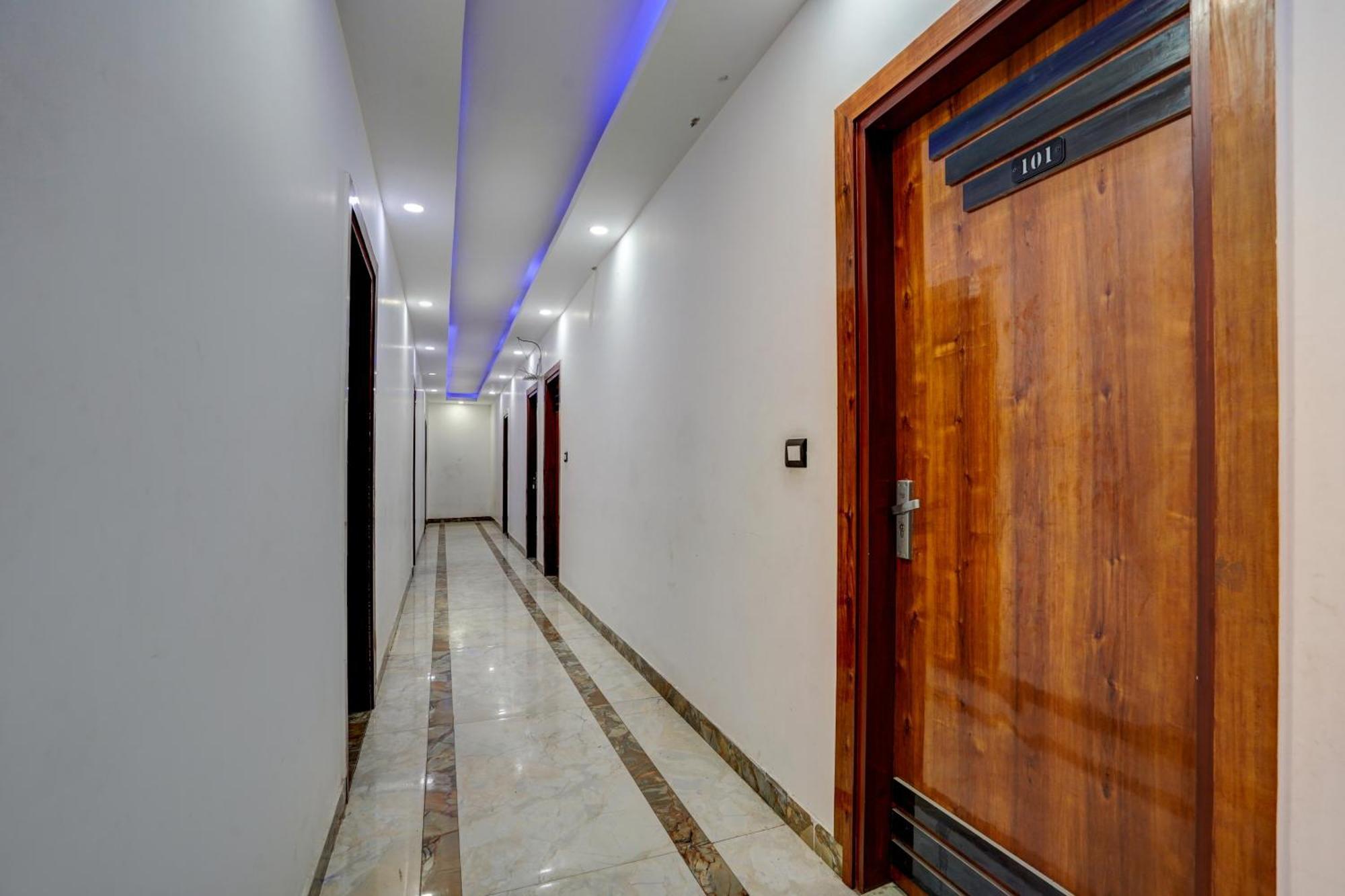 Hotel Hight Krone A Family Hotel Near Igi Airport Delhi New Delhi Ngoại thất bức ảnh