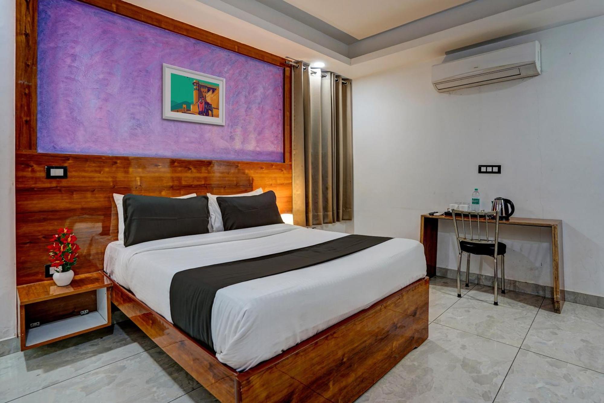 Hotel Hight Krone A Family Hotel Near Igi Airport Delhi New Delhi Ngoại thất bức ảnh