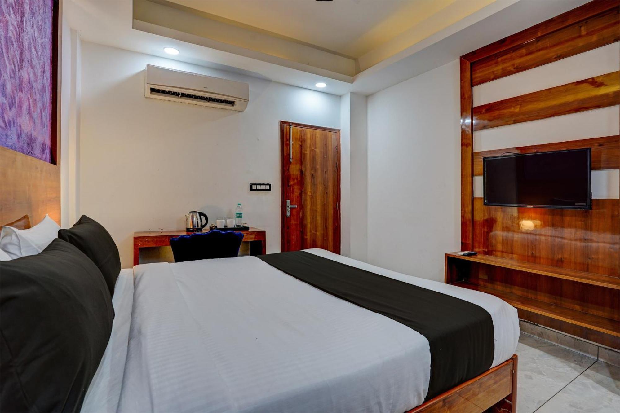 Hotel Hight Krone A Family Hotel Near Igi Airport Delhi New Delhi Ngoại thất bức ảnh