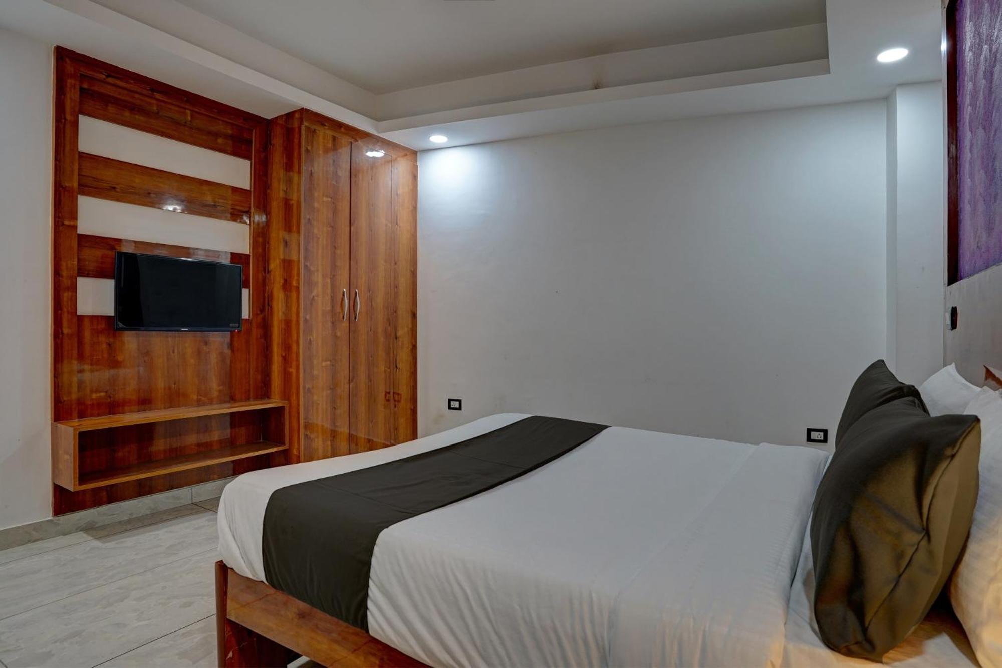 Hotel Hight Krone A Family Hotel Near Igi Airport Delhi New Delhi Ngoại thất bức ảnh